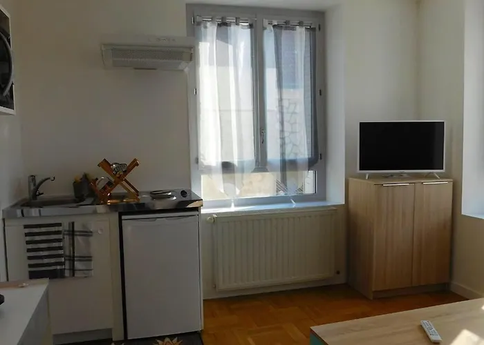Appartement Situe En Centre Ville De Saint Aignan
