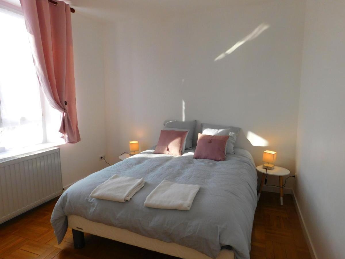 Situe En Centre De Aignan *