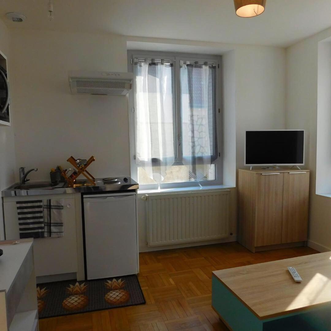 Apartment Situe En Centre De Aignan
